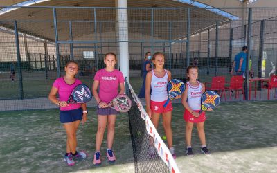 Tres jugadoras de pádel del Club en el circuito de menores de Castilla-León